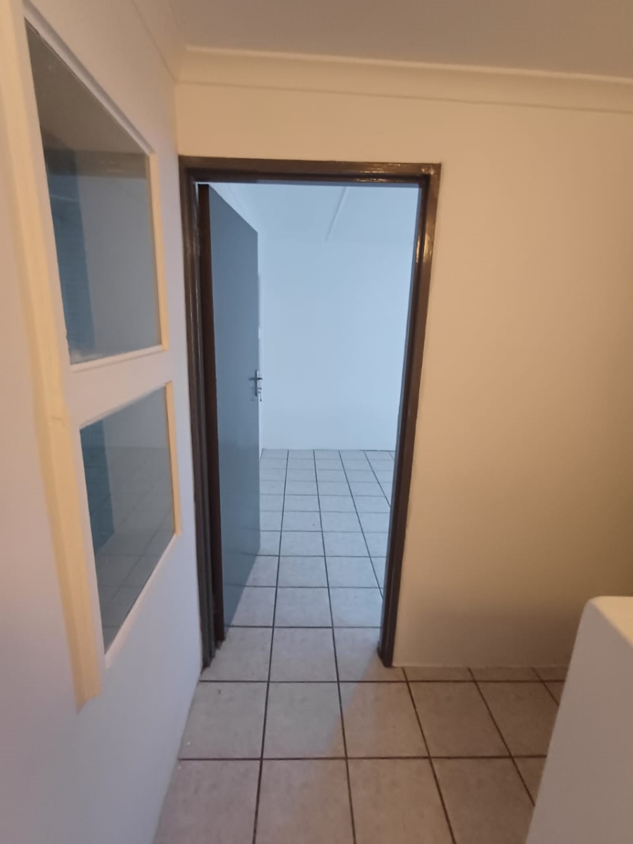To Let Commercial Property for Rent in Okavango Park Western Cape
